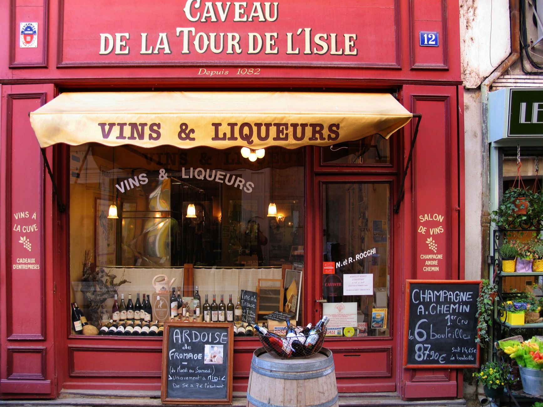 Caviste équipe à Cannes